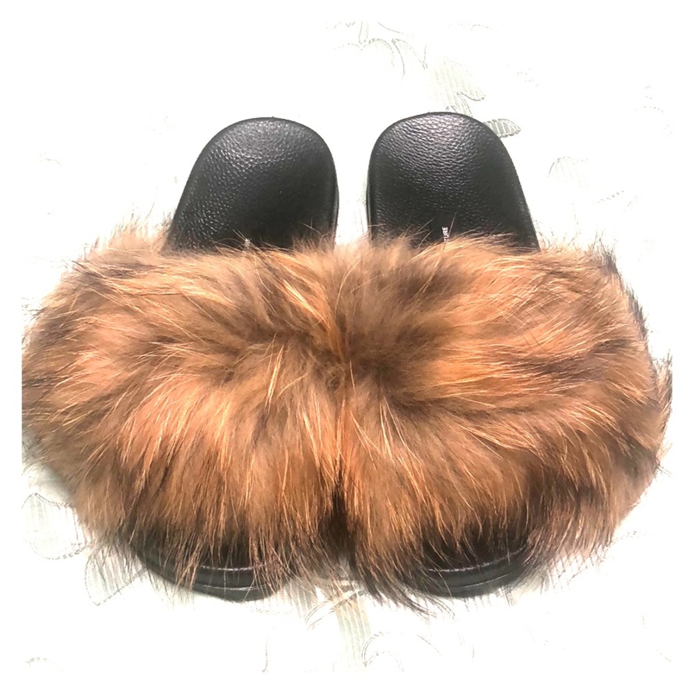 Fluffy raccoon fur sliders